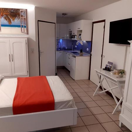 Appartement Studio Climatisé - Piscine-Plage - 1 à 2 personnes à Sainte-Anne Extérieur photo