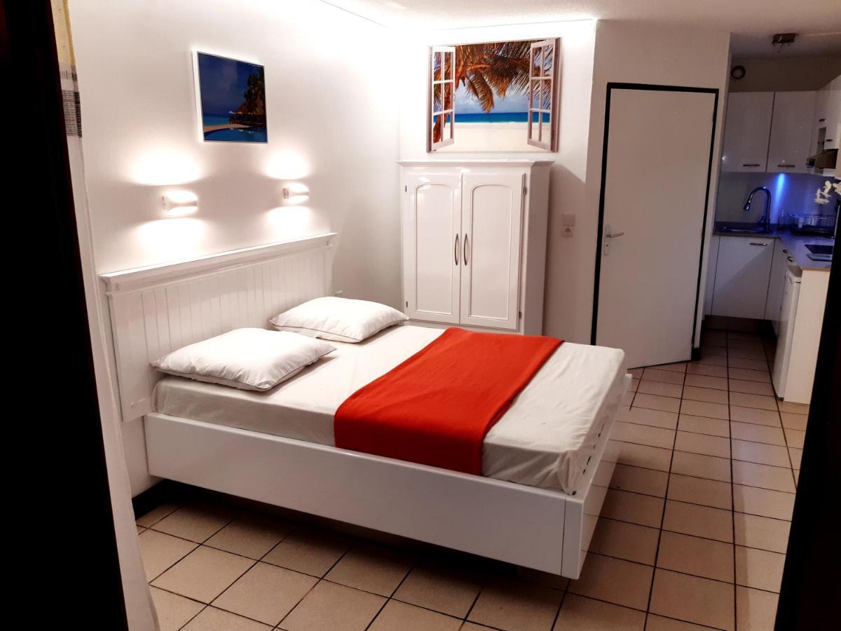 Studio Climatisé - Piscine-Plage - 1 à 2 personnes Sainte-Anne Extérieur photo