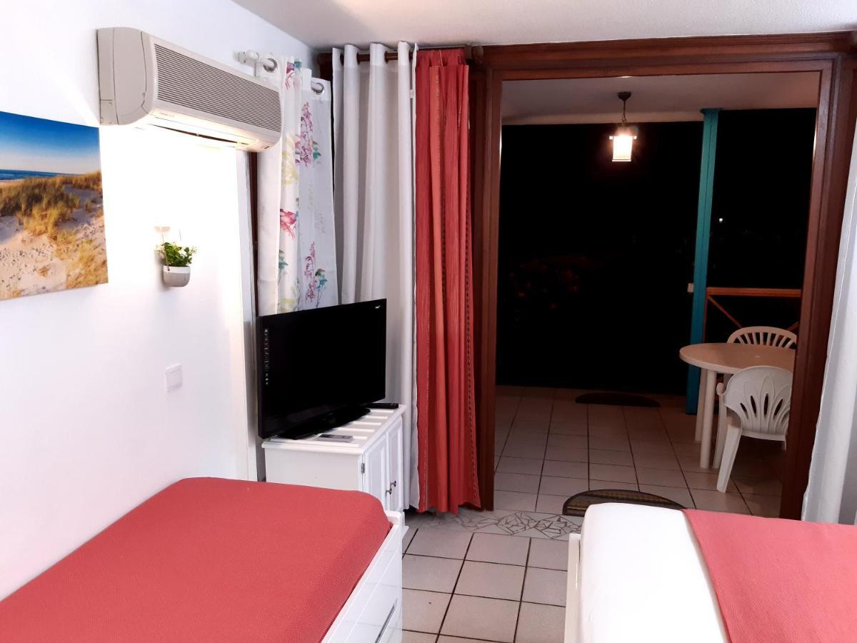 Appartement Studio Climatisé - Piscine-Plage - 1 à 2 personnes à Sainte-Anne Extérieur photo